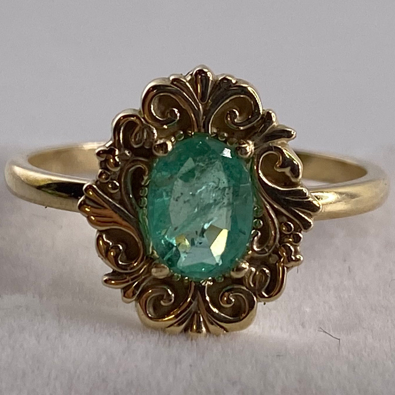 Colombian Emerald Yellow Gold Diamond Art Deco Ring